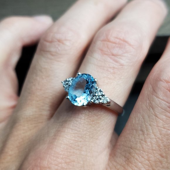 Size 8 Sterling Silver Beautiful Oval Topaz With Diamonds Ring - Picture 3 of 8